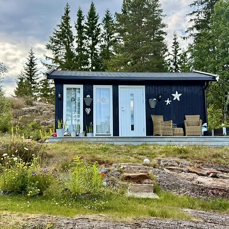 With Annex And View Over Oymarksjoen * Orje