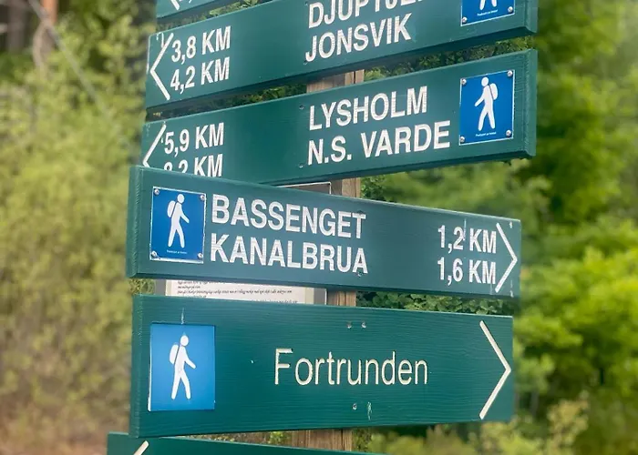 With Annex And View Over Oymarksjoen * Orje